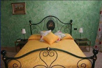 Bed and Breakfast La Cascina Di Alice Castiglione Delle Stiviere Exterior foto
